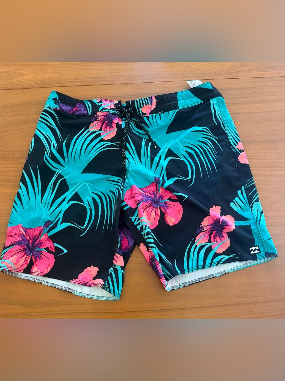 Billabong Sundays Pro Boardshorts Men’s Size 36 Tropical Hibiscus Floral Print